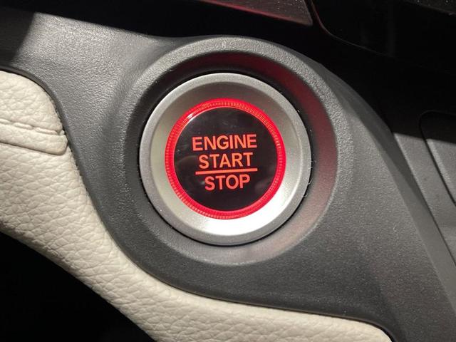Photo of 2025 Platinum White Pearl Honda Odyssey