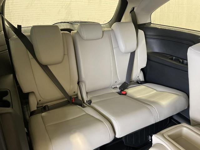 Photo of 2025 Platinum White Pearl Honda Odyssey