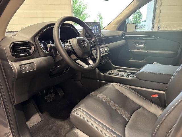 Photo of 2025 Modern Steel Metallic Honda Pilot
