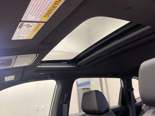 Photo of 2025 Platinum White Pearl Honda CR-V Hybrid