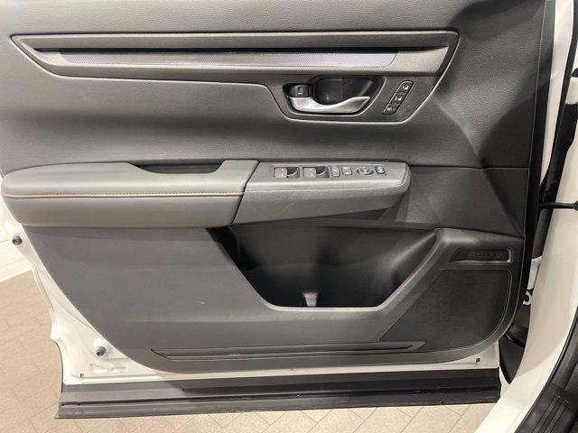 Photo of 2025 Platinum White Pearl Honda CR-V Hybrid