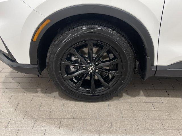 Photo of 2025 Platinum White Pearl Honda CR-V Hybrid