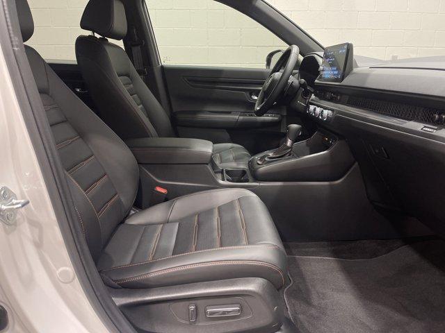 Photo of 2025 Platinum White Pearl Honda CR-V Hybrid