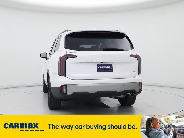 Photo of 2023 White Kia Telluride