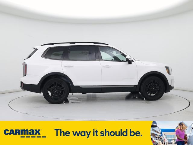Photo of 2023 White Kia Telluride