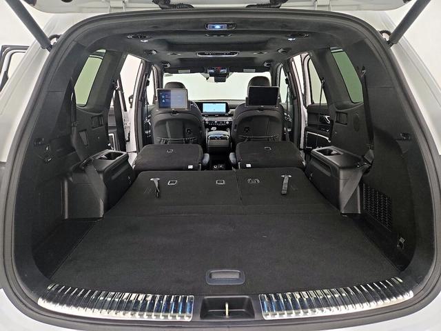 Photo of 2023 White Kia Telluride