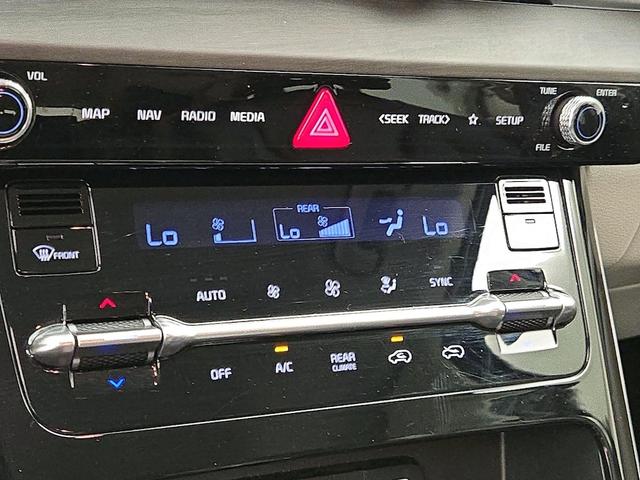 Photo of 2023 Red Kia Carnival