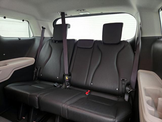 Photo of 2023 Red Kia Carnival