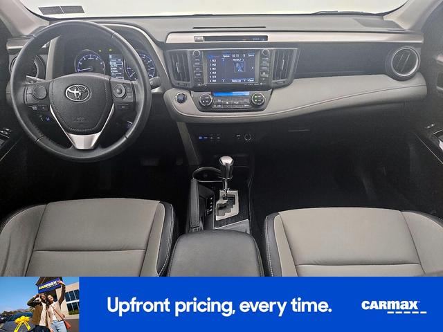 Photo of 2017 Silver Toyota RAV4