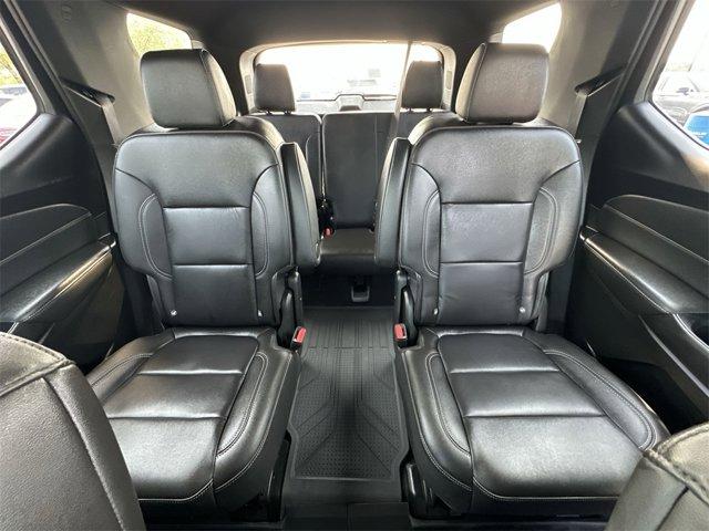 Photo of 2023 White Chevrolet Traverse