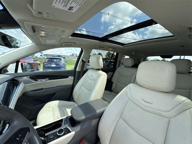 Photo of 2023 White Cadillac XT6