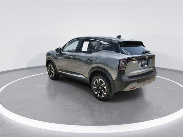 Photo of 2025 Gun Metallic/Super Black Nissan Kicks