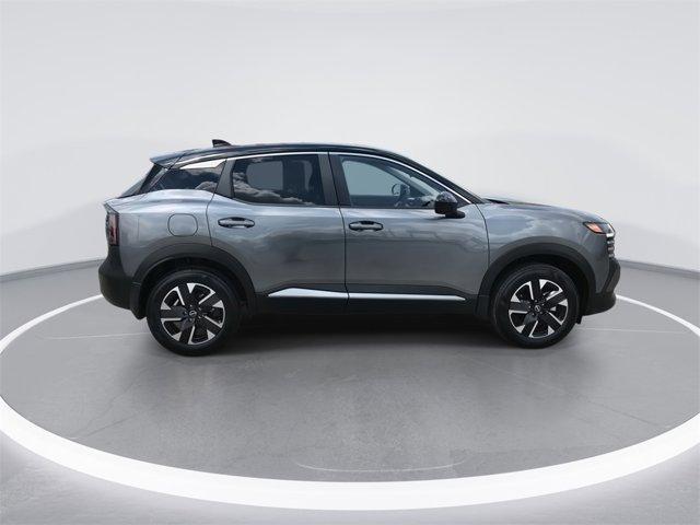 Photo of 2025 Gun Metallic/Super Black Nissan Kicks