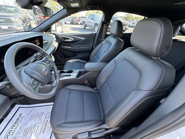 Photo of 2026 Summit White Buick Envista