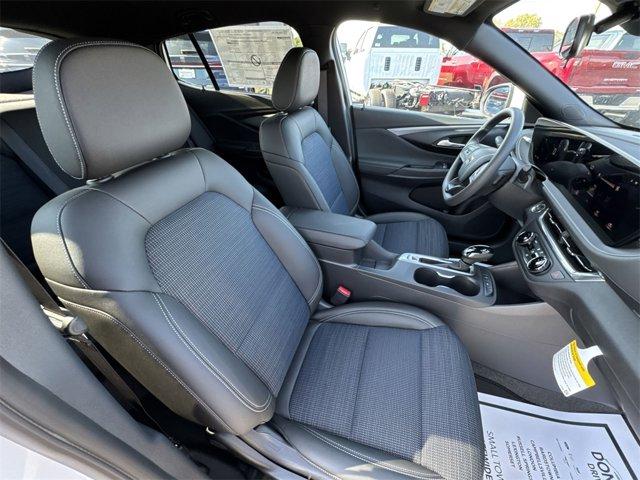 Photo of 2026 Summit White Buick Envista