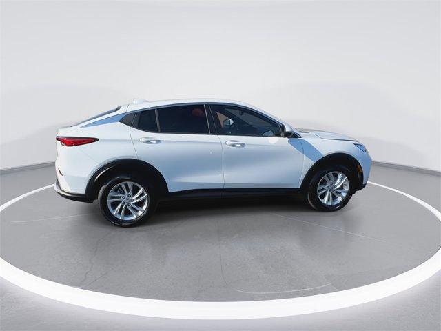 Photo of 2026 Summit White Buick Envista