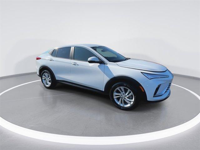 Photo of 2026 Summit White Buick Envista
