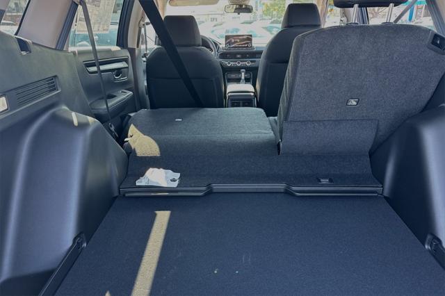 Photo of 2025 Crystal Black Pearl Honda CR-V