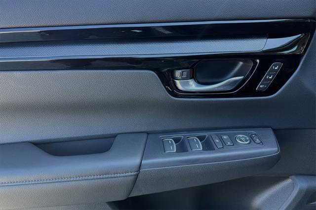 Photo of 2025 Crystal Black Pearl Honda CR-V