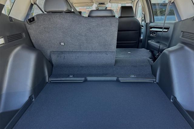 Photo of 2025 Crystal Black Pearl Honda CR-V