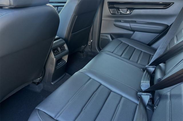 Photo of 2025 Urban Gray Pearl Honda CR-V