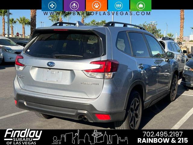 Photo of 2022 Ice Silver Metallic Subaru Forester