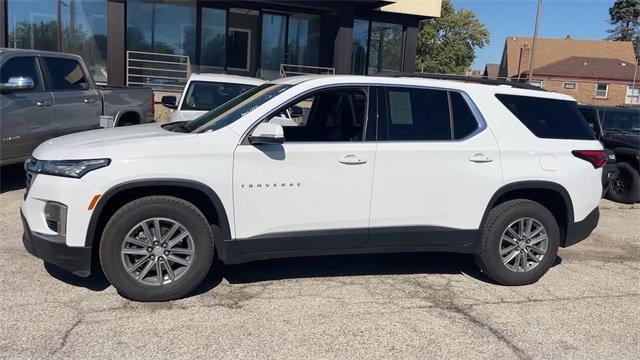 Photo of 2023 Summit White Chevrolet Traverse