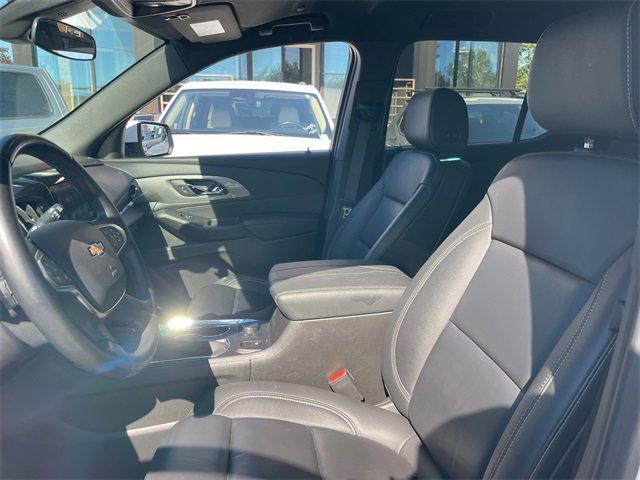 Photo of 2023 Summit White Chevrolet Traverse