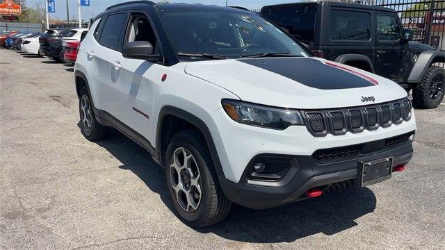 Photo of 2022 Bright White Clearcoat Jeep Compass
