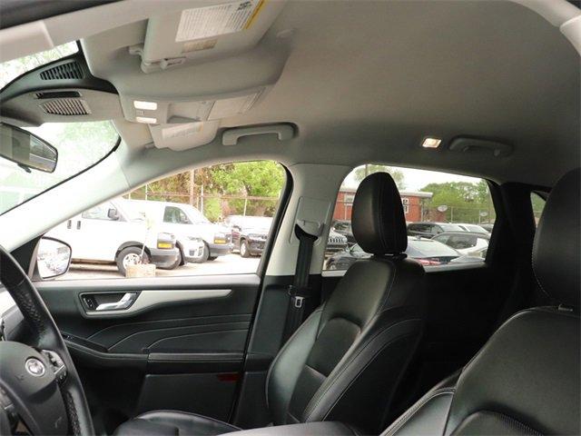 Photo of 2022 Oxford White Ford Escape