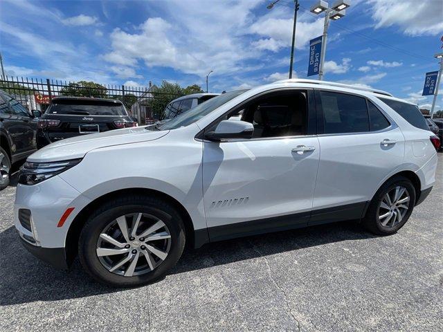 Photo of 2022 Iridescent Pearl Tricoat Chevrolet Equinox