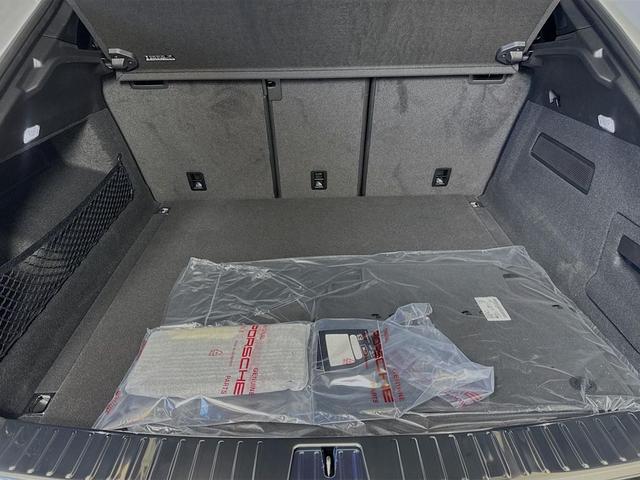 Photo of 2025 Chalk Porsche Cayenne