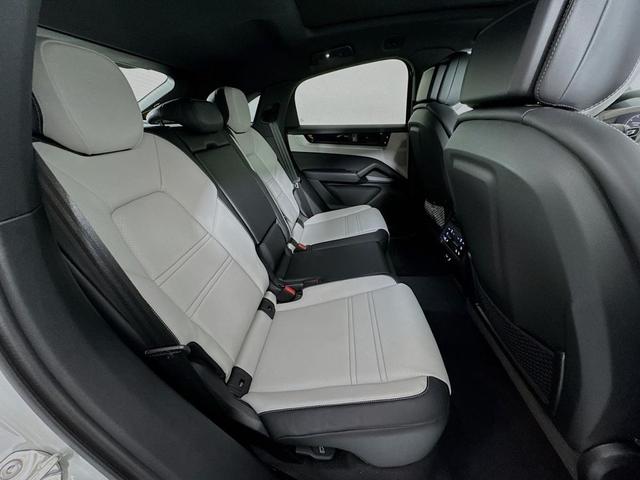 Photo of 2025 Chalk Porsche Cayenne