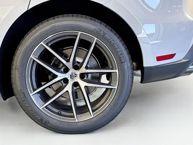 Photo of 2025 Chalk Porsche Macan