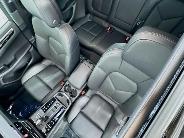 Photo of 2024 Jet Black Metallic Porsche Macan