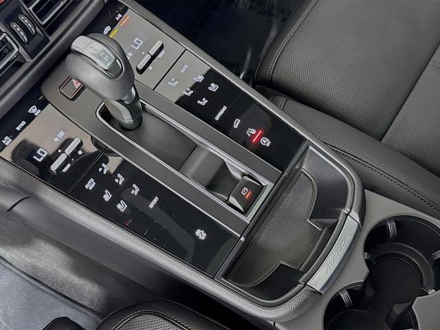 Photo of 2024 Black Porsche Macan