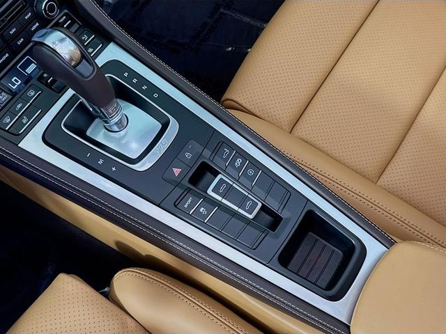 Photo of 2024 White Porsche 718 Boxster