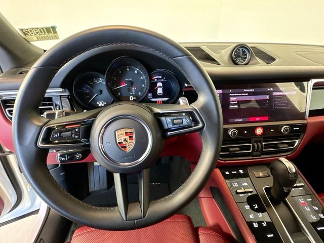 Photo of 2024 White Porsche Macan