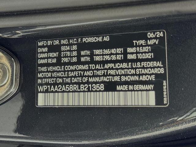 Photo of 2024 Volcano Grey Metallic Porsche Macan