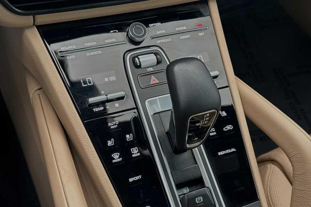 Photo of 2023 White Porsche Cayenne