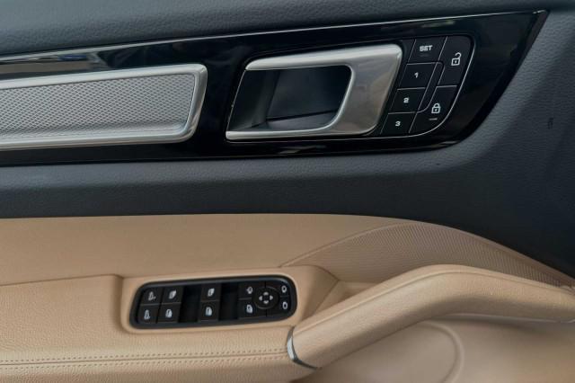 Photo of 2023 White Porsche Cayenne