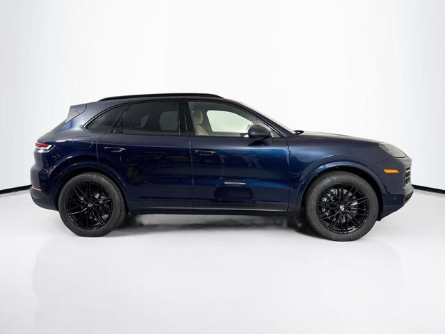 Photo of 2025 Algarve Blue Metallic Porsche Cayenne