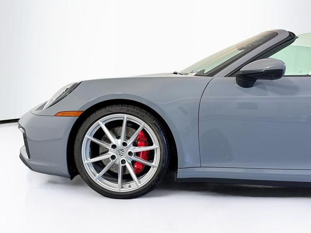 Photo of 2024 Arctic Grey Porsche 911