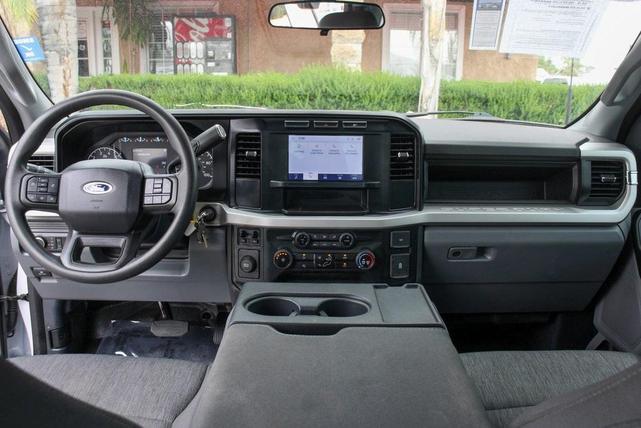 Photo of 2024 Oxford White Ford F-250