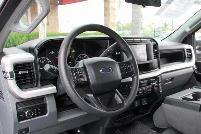Photo of 2024 Oxford White Ford F-250