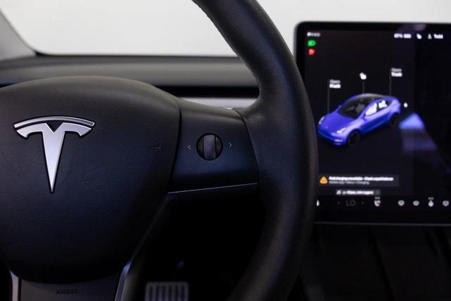 Photo of 2021 Blue Tesla Model Y