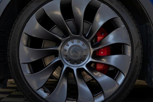 Photo of 2021 Blue Tesla Model Y