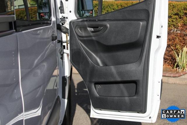 Photo of 2022 White Mercedes-Benz Sprinter 2500