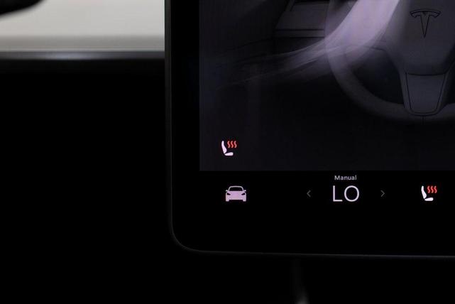 Photo of 2021 White Tesla Model Y