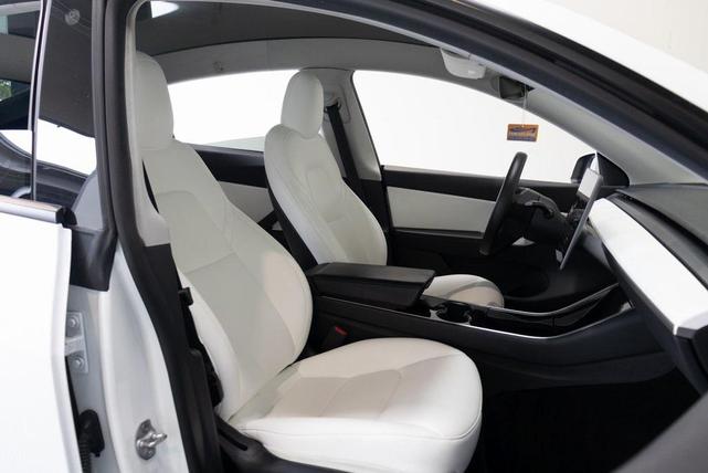 Photo of 2021 White Tesla Model Y